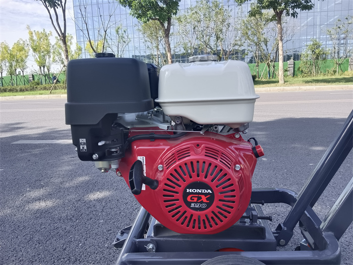 發動機3.jpg 發動機3.jpg